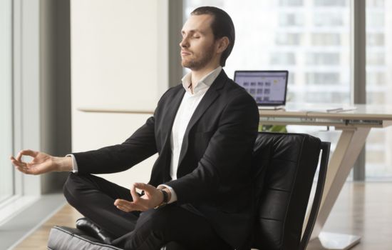 Cómo encontrar paz interior y mejorar tu bienestar con la meditación y el descanso